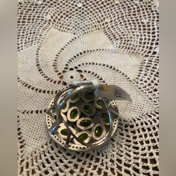 *SPRING SALE* Faceted Peridot and CZ Ring NWT sz 8 SS GORGEOUS - Picture 4 of 7